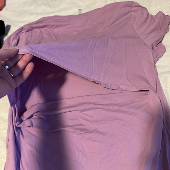 Fabletics run and exercise top - partially open back/vented - purple - loose fit - Picture 5 of 7